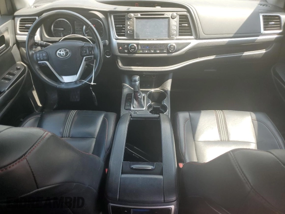 2019 Toyota Highlander SE with VIN 5TDJZRFH5KS602615, listed as a Copart auction lot 61910975 with 75,510 mi miles and Salvage title. Bid and sale history available at DreamBid. Image 8.