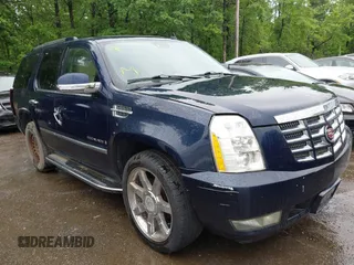 2008 Cadillac Escalade z VIN 1GYFK63888R206015, wystawiony jako IAAI lot #42240523 z przebiegiem Nie podano mil oraz . Historia ofert i sprzedaży dostępna na DreamBid. Obrazek 1.