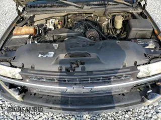 2002 Chevrolet Silverado 1500HD LT with VIN 1GCGC13U42F195580, listed as a Copart auction lot 53432235 with 238,007 mi miles and Salvage Title. Bid and sale history available at DreamBid. Image 12.