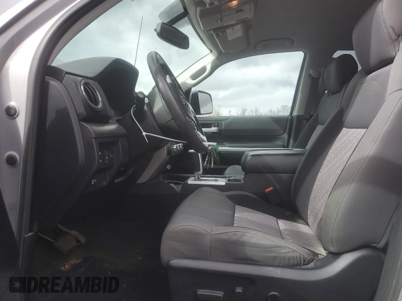 2017 Toyota Tundra SR z VIN 5TFUY5F18HX597005, wystawiony jako Copart lot #43058665 z przebiegiem 58 090 mil mil oraz Szkoda całkowita • Salvage title. Historia ofert i sprzedaży dostępna na DreamBid. Obrazek 7.