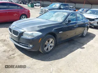 2013 BMW 5 Series 528i xDrive with VIN WBAXH5C50DD109033, listed as a IAAI auction lot 41747375 with 146,029 mi miles. Bid and sale history available at carsss.com. Image 2.