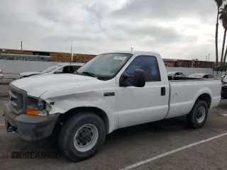 2000 Ford Super Duty F-250 XL with VIN 1FTNF20SXYEE41859, listed as a Copart auction lot 59682704 with 190,234 mi miles and Salvage Title. Bid and sale history available at carsss.com. Image 1.