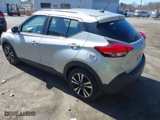 2018 Nissan Kicks S with VIN 3N1CP5CU5JL540987, listed as a IAAI auction lot 41770304 with 70,726 mi miles. Bid and sale history available at carsss.com. Image 3.