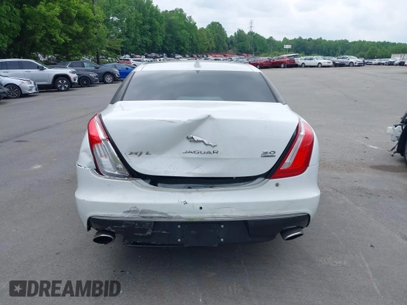 2016 Jaguar XJ Portfolio with VIN SAJWJ2GD8G8W00063, listed as a IAAI auction lot 42076707 with Not provided miles and . Bid and sale history available at DreamBid. Image 16.