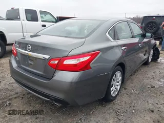 2017 Nissan Altima SV with VIN 1N4AL3AP2HC479630, listed as a IAAI auction lot 41418451 with 117,828 mi miles and . Bid and sale history available at carsss.com. Image 4.