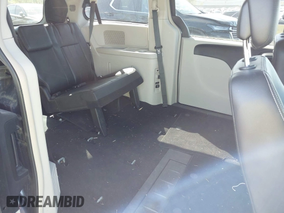 2014 Chrysler Town & Country Touring with VIN 2C4RC1BG7ER132197, listed as a IAAI auction lot 42153347 with 72,399 mi miles. Bid and sale history available at carsss.com. Image 8.