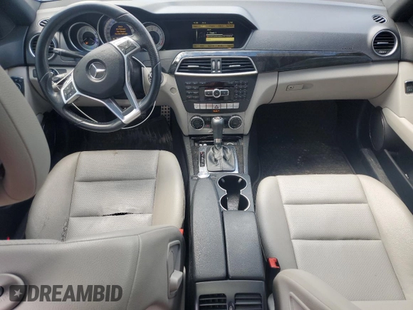 2012 Mercedes-Benz C 300 Sport with VIN WDDGF8BB8CA615829, listed as a Copart auction lot 53259485 with 152,712 mi miles and Clean Title. Bid and sale history available at DreamBid. Image 8.