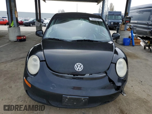 2010 Volkswagen New Beetle Coupe with VIN 3VWPG3AG8AM036554, listed as a Copart auction lot 52403365 with 138,857 mi miles and Salvage Title. Bid and sale history available at carsss.com. Image 5.