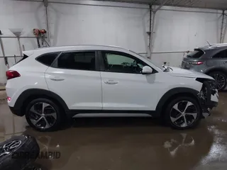 2017 Hyundai Tucson Limited z VIN KM8J3CA26HU584580, wystawiony jako IAAI lot #41587700 z przebiegiem 132 183 mil mil oraz . Historia ofert i sprzedaży dostępna na DreamBid. Obrazek 13.