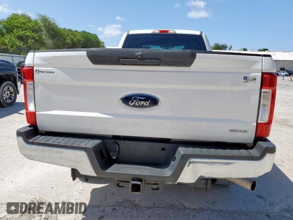 2017 Ford F-250 XLT with VIN 1FT7X2B63HED50048, listed as a Copart auction lot 61651905 with 236,773 mi miles and Clean title. Bid and sale history available at DreamBid. Image 6.