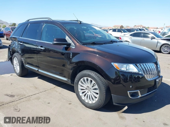 2013 Lincoln MKX with VIN 2LMDJ6JK9DBL15563, listed as a IAAI auction lot 42067838 with 38,411 mi miles. Bid and sale history available at carsss.com. Image 1.
