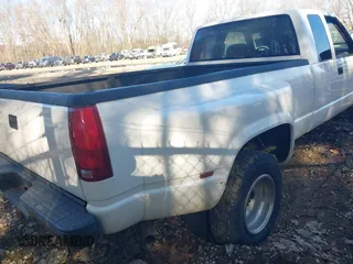 1989 GMC Sierra 1500 with VIN 2GTHC39N1K1566184, listed as a IAAI auction lot 41816485 with 139,556 mi miles and . Bid and sale history available at DreamBid. Image 4.