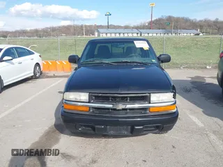 2001 Chevrolet S-10 LS with VIN 1GCCS19W818150784, listed as a IAAI auction lot 41864042 with 103,561 mi miles and . Bid and sale history available at DreamBid. Image 12.