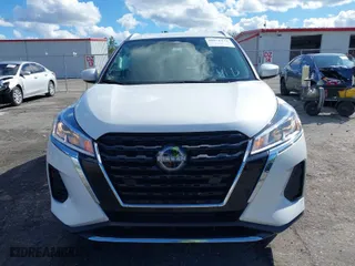2023 Nissan Kicks SV with VIN 3N1CP5CV3PL547227, listed as a IAAI auction lot 41671232 with 6,220 mi miles. Bid and sale history available at carsss.com. Image 13.