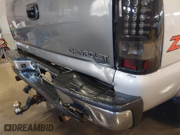 2005 Chevrolet Silverado 1500 Z71 with VIN 1GCEK19B05E163820, listed as a IAAI auction lot 41874394 with Not Provided miles and . Bid and sale history available at DreamBid. Image 6.