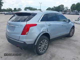 2017 Cadillac XT5 Luxury FWD z VIN 1GYKNBRSXHZ325914, wystawiony jako IAAI lot #42776412 z przebiegiem 85 014 mil mil oraz . Historia ofert i sprzedaży dostępna na DreamBid. Obrazek 4.