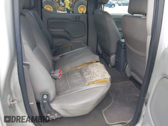 2004 Toyota Tacoma PreRunner z VIN 5TEGN92N74Z411950, wystawiony jako IAAI lot #42536808 z przebiegiem 201 453 mil mil oraz . Historia ofert i sprzedaży dostępna na DreamBid. Obrazek 8.