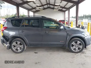 2010 Toyota RAV4 Sport с VIN JTMRK4DV0A5090107, выставлен на аукционе IAAI как лот 42232119 с пробегом 190 450 миль миль и . История ставок и продаж доступна на DreamBid. Изображение 13.