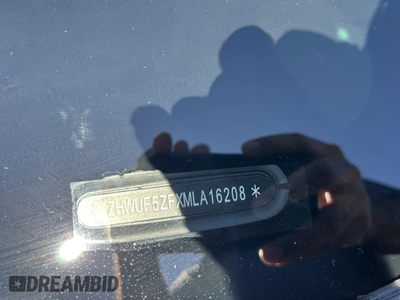 2021 Lamborghini Huracan z VIN ZHWUF5ZFXMLA16208, wystawiony jako IAAI lot #42254891 z przebiegiem 13 545 mil mil oraz . Historia ofert i sprzedaży dostępna na DreamBid. Obrazek 9.