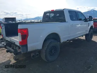 2018 Ford Super Duty F-250 SRW XL with VIN 1FT7W2BT0JEB96817, listed as a IAAI auction lot 41697434 with 58,434 mi miles. Bid and sale history available at carsss.com. Image 4.