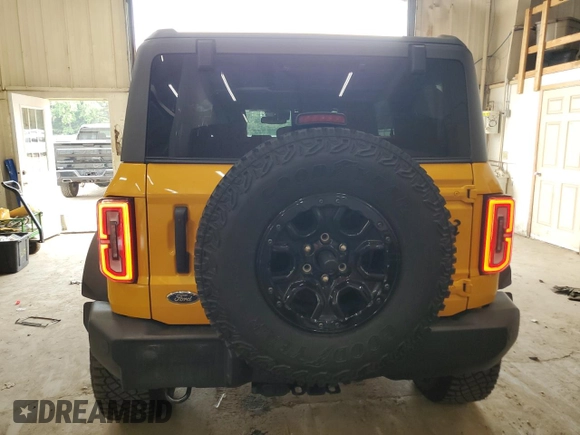 2022 Ford Bronco z VIN 1FMEE5DP6NLA78473, wystawiony jako Copart lot #60377125 z przebiegiem 36 566 mil mil oraz Szkoda całkowita • Salvage title. Historia ofert i sprzedaży dostępna na DreamBid. Obrazek 6.