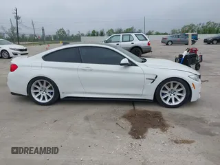 2015 BMW M4 z VIN WBS3R9C54FK329174, wystawiony jako IAAI lot #41923136 z przebiegiem 54 379 mil mil oraz . Historia ofert i sprzedaży dostępna na DreamBid. Obrazek 13.