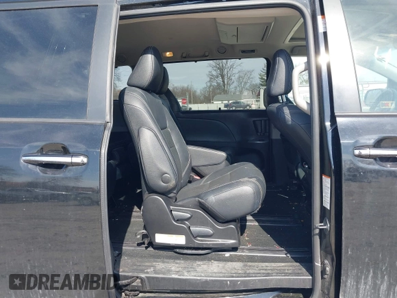 2015 Toyota Sienna SE with VIN 5TDXK3DC9FS652765, listed as a IAAI auction lot 41723922 with 105,679 mi miles. Bid and sale history available at carsss.com. Image 8.