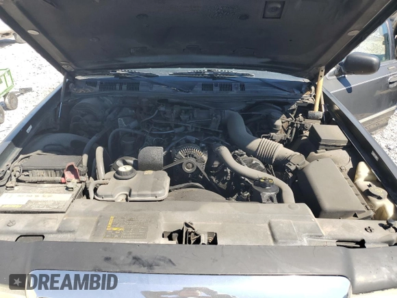 2003 Mercury Grand Marquis GS Convenience with VIN 2MEFM74W03X638534, listed as a Copart auction lot 49371535 with 335,360 mi miles and Salvage Title. Bid and sale history available at DreamBid. Image 13.
