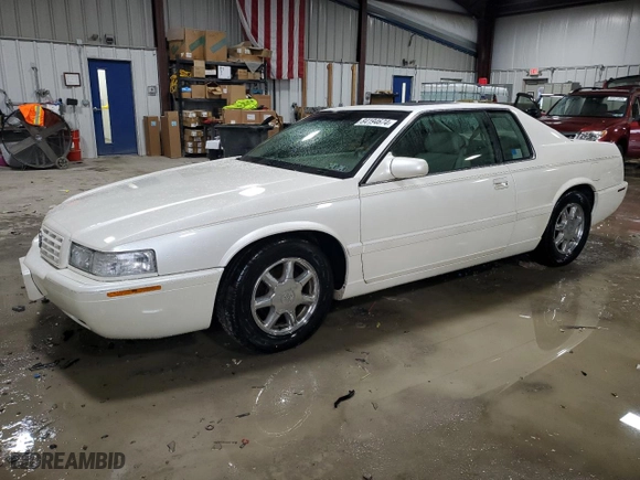 2001 Cadillac Eldorado Touring ETC with VIN 1G6ET12981B108521, listed as a Copart auction lot 84194674 with 0 mi miles and Salvage Title. Bid and sale history available at carsss.com. Image 1.