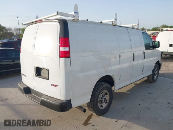 2022 GMC Savana Cargo Van with VIN 1GTW7AFPXN1139117, listed as a IAAI auction lot 41840493 with 107,784 mi miles. Bid and sale history available at carsss.com. Image 4.