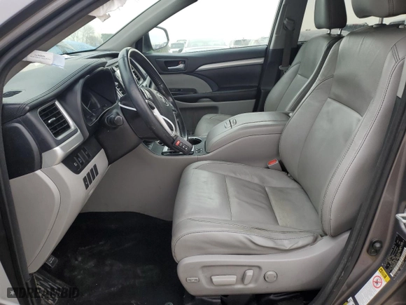 2017 Toyota Highlander XLE with VIN 5TDJZRFH0HS442622, listed as a Copart auction lot 89282295 with 253,671 mi miles and Salvage Title. Bid and sale history available at carsss.com. Image 7.