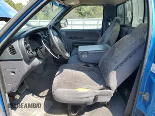 2001 Dodge 2500 z VIN 3B7KC26Z21M557430, wystawiony jako Copart lot #53995215 z przebiegiem 185 131 mil mil oraz Szkody całkowita. Historia ofert i sprzedaży dostępna na DreamBid. Obrazek 7.