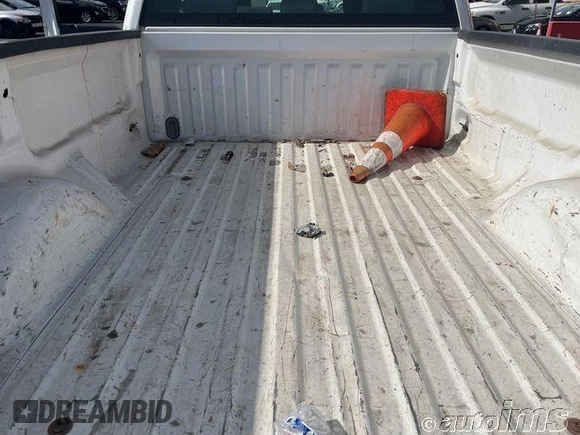 2013 Ford F-150 XL z VIN 1FTFX1EFXDKE62701, wystawiony jako IAAI lot #42762786 z przebiegiem 273 437 mil mil oraz . Historia ofert i sprzedaży dostępna na DreamBid. Obrazek 11.