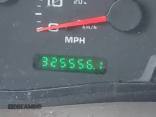 2003 Ford Excursion с VIN 1FMSU45F93EA92116, выставлен на аукционе IAAI как лот 42016521 с пробегом 325 556 миль миль и . История ставок и продаж доступна на DreamBid. Изображение 15.