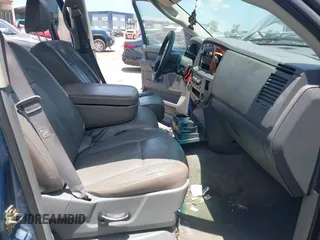 2006 Dodge 1500 SLT z VIN 1D7HA18226S627992, wystawiony jako IAAI lot #42300626 z przebiegiem 201 822 mil mil oraz . Historia ofert i sprzedaży dostępna na DreamBid. Obrazek 5.