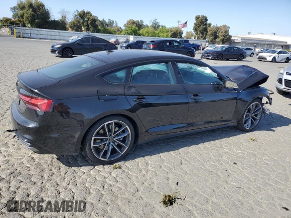 2024 Audi A5 Sportback S line Premium z VIN WAUDACF58RA084690, wystawiony jako Copart lot #60849475 z przebiegiem Nie podano mil oraz Szkoda całkowita • Salvage title. Historia ofert i sprzedaży dostępna na DreamBid. Obrazek 3.