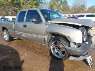 2003 Chevrolet Silverado 1500 LT with VIN 2GCEC19T231394223, listed as a IAAI auction lot 41290866 with 233,239 mi miles. Bid and sale history available at carsss.com. Image 1.