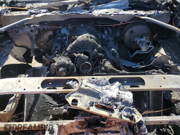 2018 Chevrolet Silverado 1500 LT with VIN 1GCRCREC8JZ180296, listed as a Copart auction lot 43631655 with Not Provided miles and Salvage Title. Bid and sale history available at DreamBid. Image 12.