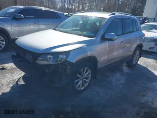 2017 Volkswagen Tiguan Wolfsburg Edition with VIN WVGSV7AX6HK031070, listed as a IAAI auction lot 41621220 with 138,048 mi miles. Bid and sale history available at carsss.com. Image 17.