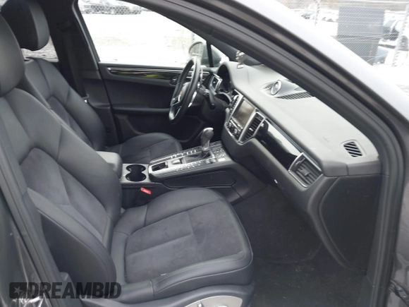 2016 Porsche Macan S with VIN WP1AB2A50GLB50640, listed as a IAAI auction lot 41275316 with 40,474 mi miles and . Bid and sale history available at DreamBid. Image 5.