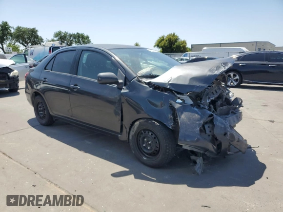 2008 Toyota Yaris z VIN JTDBT923381297038, wystawiony jako Copart lot #55093195 z przebiegiem 295 991 mil mil oraz Nie do naprawy • Non repairable. Historia ofert i sprzedaży dostępna na DreamBid. Obrazek 4.