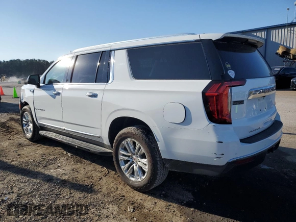2021 GMC Yukon XL SLT with VIN 1GKS1GKD3MR317310, listed as a Copart auction lot 86369064 with 131,881 mi miles and Salvage Title. Bid and sale history available at carsss.com. Image 2.