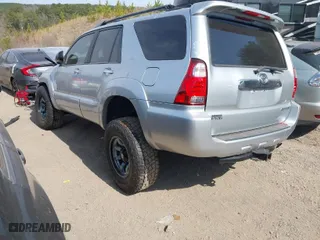 2007 Toyota 4Runner SR5 with VIN JTEZU14R578076508, listed as a IAAI auction lot 41674924 with 285,068 mi miles. Bid and sale history available at carsss.com. Image 3.