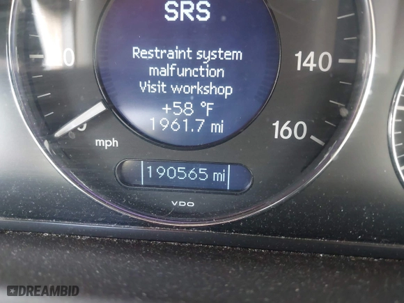2007 Mercedes-Benz CLK-Class 3.5L with VIN WDBTK56F67F207689, listed as a IAAI auction lot 41797499 with 190,565 mi miles. Bid and sale history available at carsss.com. Image 15.