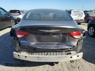 2015 Chrysler 200 Limited z VIN 1C3CCCAB0FN626301, wystawiony jako Copart lot #75720014 z przebiegiem 184 248 mil mil oraz Szkoda całkowita • Salvage title. Historia ofert i sprzedaży dostępna na DreamBid. Obrazek 6.