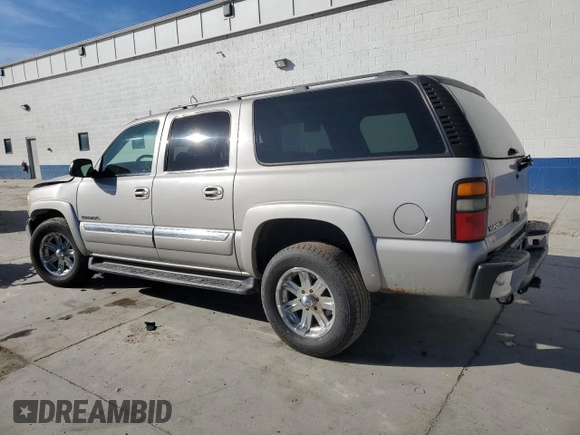 2005 GMC Yukon XL SLT with VIN 1GKFK16Z75J247036, listed as a Copart auction lot 46354735 with 298,509 mi miles and Salvage Title. Bid and sale history available at carsss.com. Image 2.