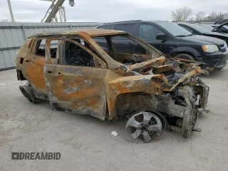 2018 Jeep Compass Latitude with VIN 3C4NJDBB3JT231553, listed as a Copart auction lot 43999025 with Not Provided miles and Non Repairable. Bid and sale history available at carsss.com. Image 4.