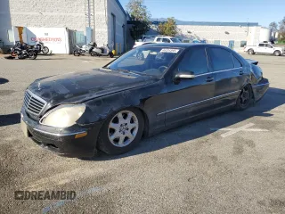 2001 Mercedes-Benz S-Class with VIN WDBNG70J61A199696, listed as a Copart auction lot 46324395 with 0 mi miles and Salvage Title. Bid and sale history available at carsss.com. Image 1.