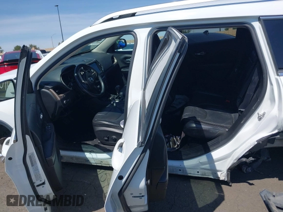 2016 Jeep Cherokee High Altitude with VIN 1C4PJLDB0GW249558, listed as a IAAI auction lot 41851549 with 128,638 mi miles. Bid and sale history available at carsss.com. Image 8.