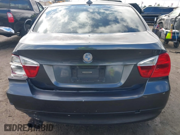 2006 BMW 3 Series 325i with VIN WBAVB13566PT05917, listed as a IAAI auction lot 41720273 with 171,686 mi miles. Bid and sale history available at carsss.com. Image 16.